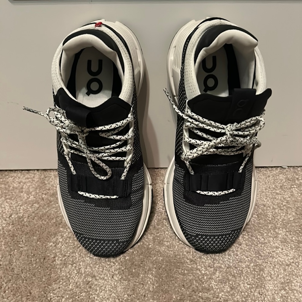 Like new ON Cloudnova size 5.5